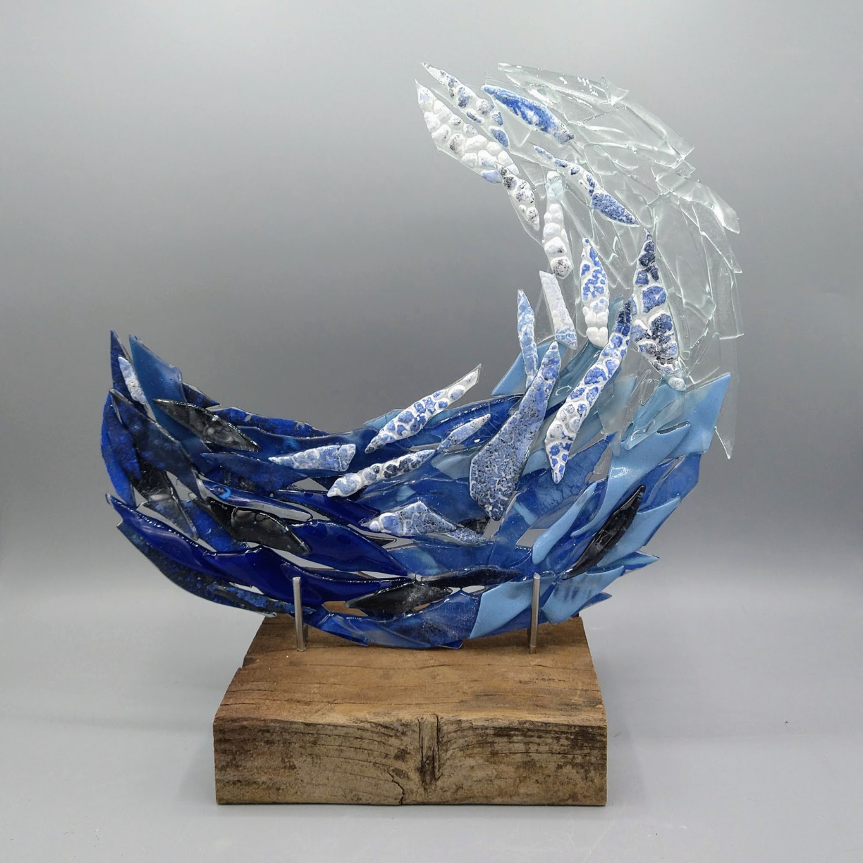 ah-05 Rustic Wood Display Stand Square - Image 1